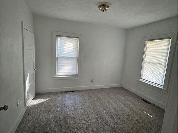 4th image of 81 Nicholson St #A