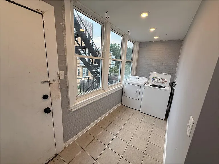 140 S 14th St #2 — Photo 7