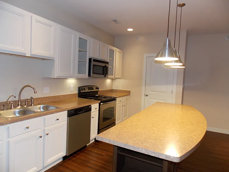 KOT4 (2 bed/2 bath)