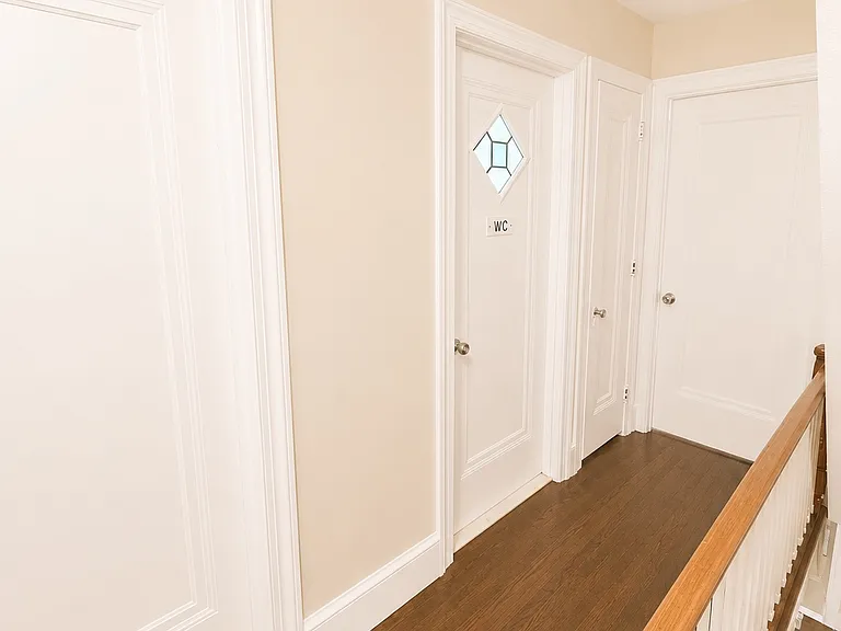 519 N Saint George St — Photo 10