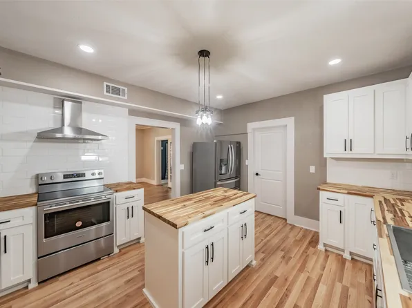 306 Davis St, Weatherford, TX 76086