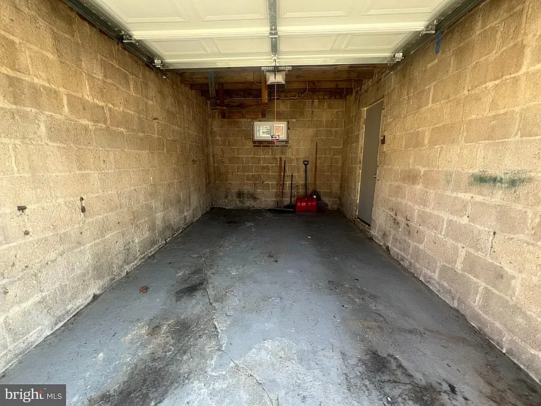 3031 Shannon Dr — Photo 26