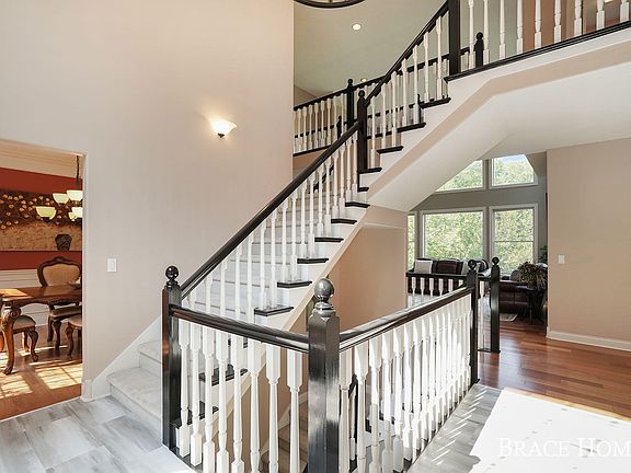 4th image of 1293 Winteridge Ct NE
