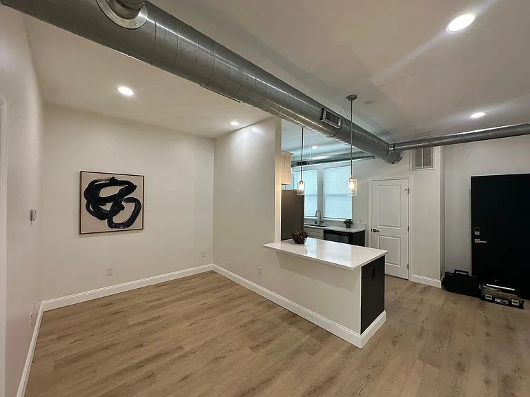 4631 Montgomery Rd — Photo 15
