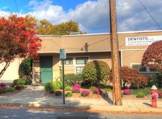 948 Teaneck Rd, Teaneck, NJ 07666