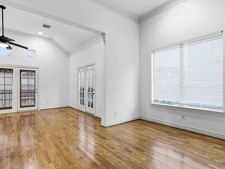 1303 Sherwood Point Ln — Photo 24