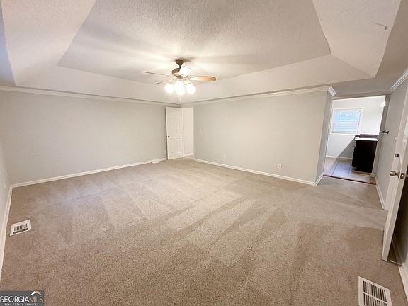 4th image of 431 Cedarcrest Rd