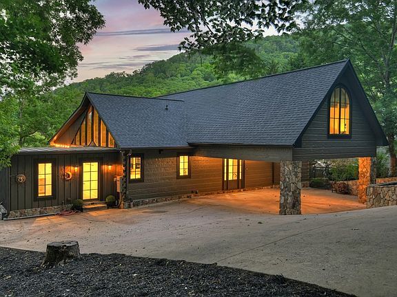 4th image of 30 Cherokee Ln
