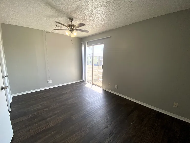 1609 W Schunior Rd #1502 — Photo 5