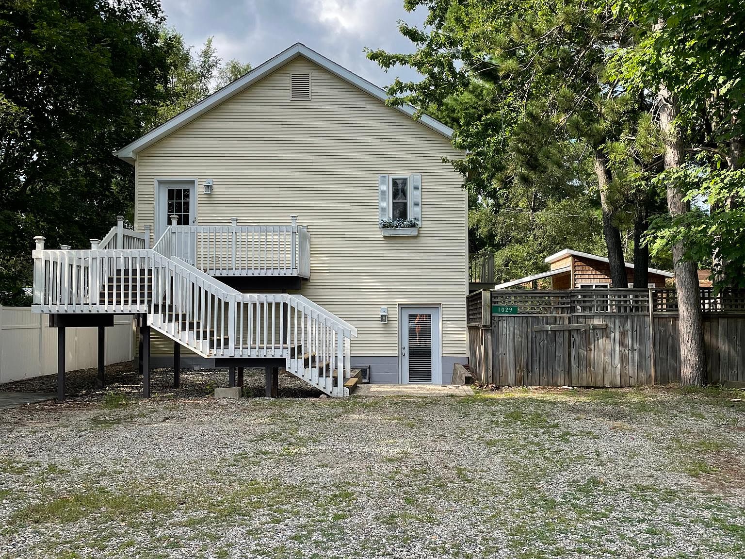 1029 E Unadilla St, Pinckney, MI 48169 Zillow