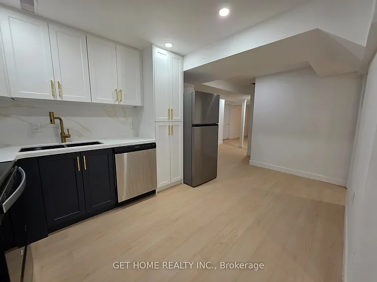 18 Dewsbury Way #BASEMENT — Photo 5