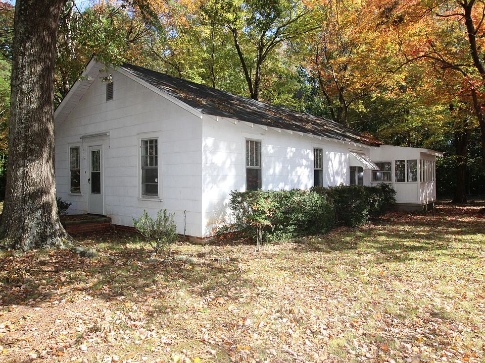 Cozy cottage on large, private lot