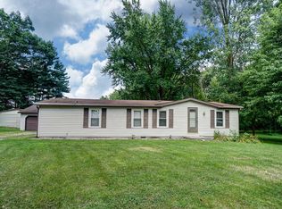 7898 W Lovetts Ct, Warsaw, IN 46582