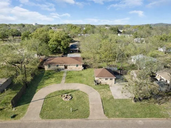 801 1/2 E Avenue C, Lampasas, TX 76550