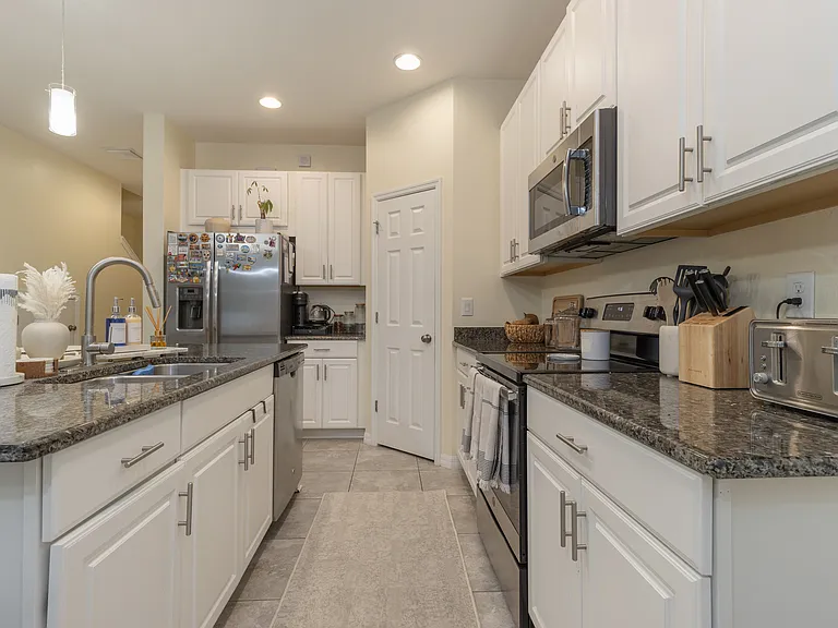 7013 Summer Holly Pl — Photo 8