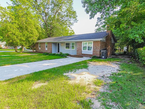3rd image of 2709 Antler Dr N