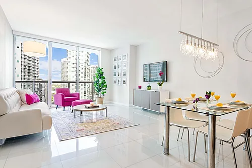 485 Brickell Ave Photo 1