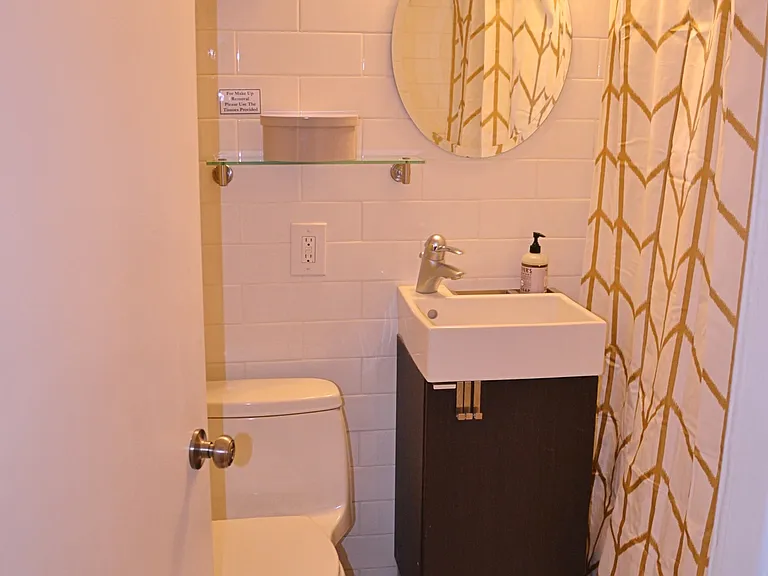 435 Hanover St #2D — Photo 7