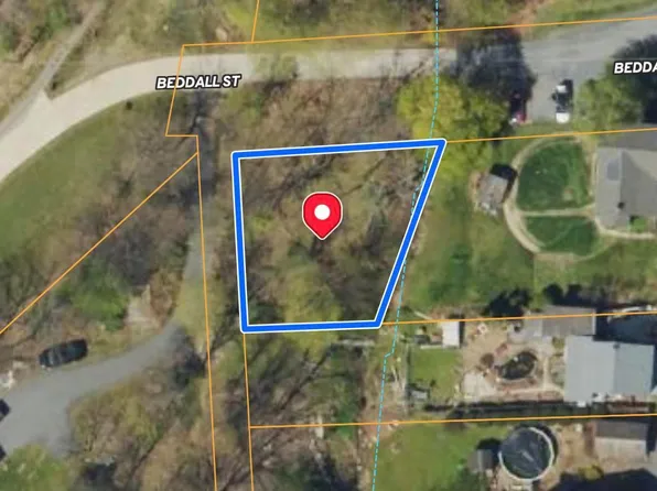 402 7th St, Slatington, PA 18080
