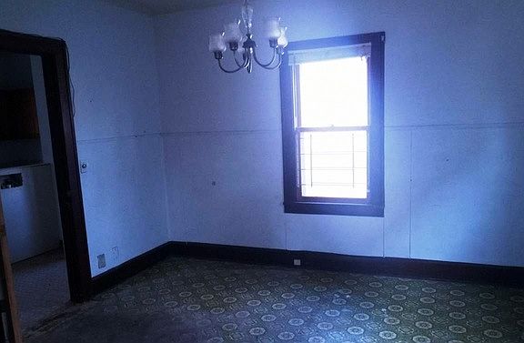 4th image of 615 N Rockton Ave