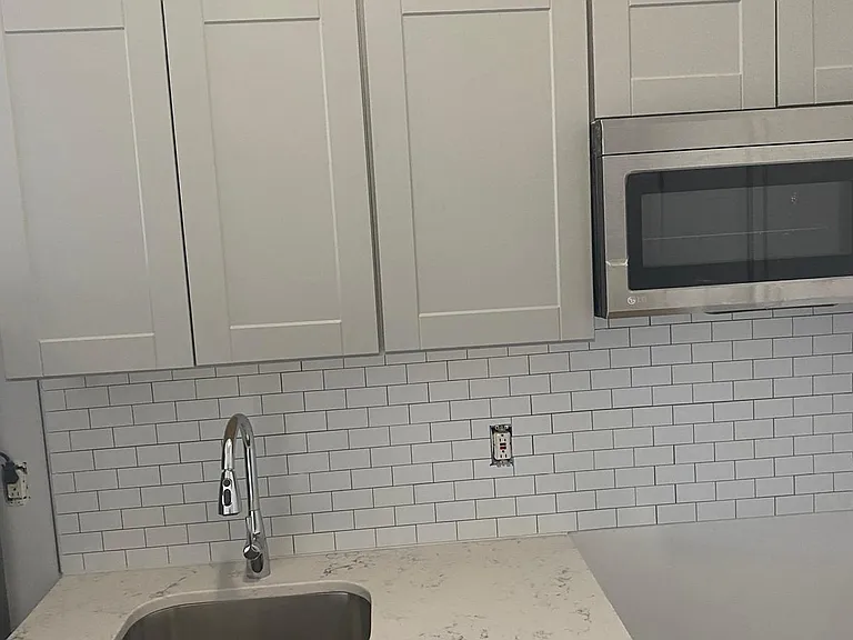 131 50th St #2F — Photo 6