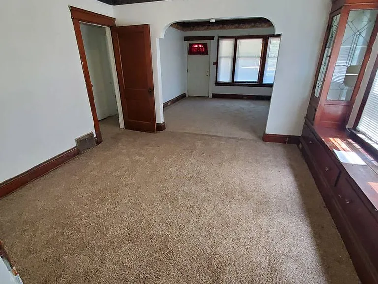 2760 E 122nd St Cleveland 44120 — Photo 21