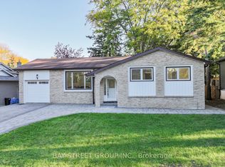 4 Sir Brandiles Pl, Markham, ON L3P2Z5