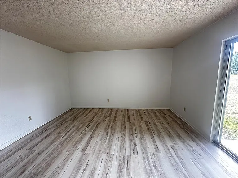 593 Fairways Cir #A — Photo 5