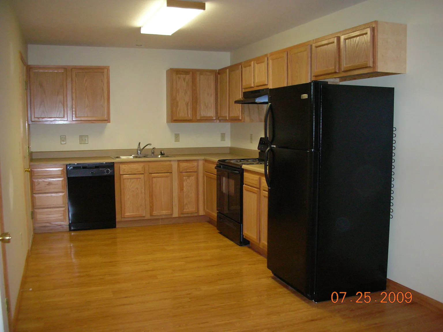430 Connie Ct — Photo 2