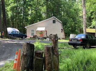 120 Perry Hollow Rd, Hawley, PA 18428