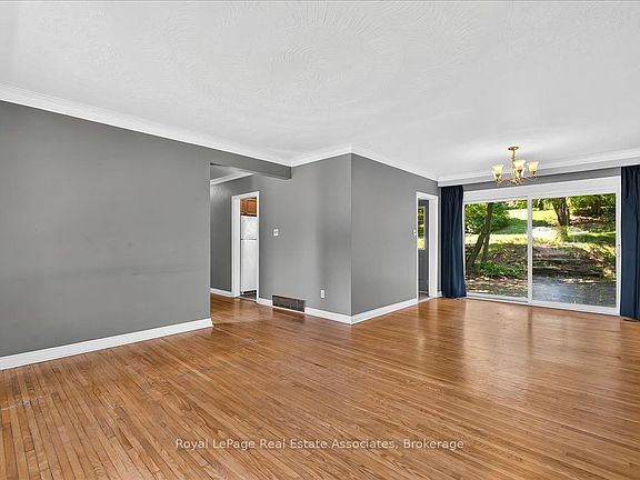 4th image of 132 Vista Blvd