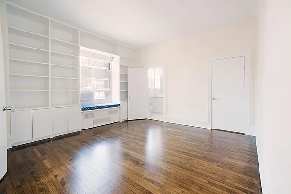 Rented by Domus Realty | media 14