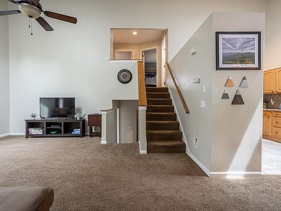 4th image of 256 Magnolia Ct