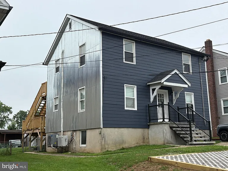 1708 Hall Ave #2 — Photo 12