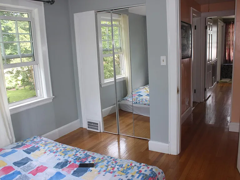 8 Park Ave — Photo 20