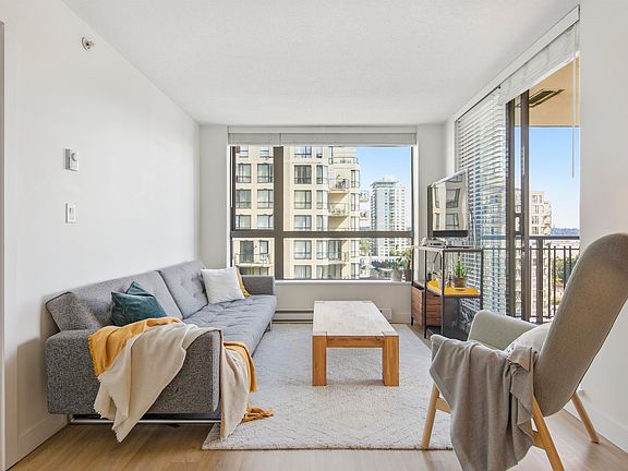 2nd image of 833 Agnes St #1007