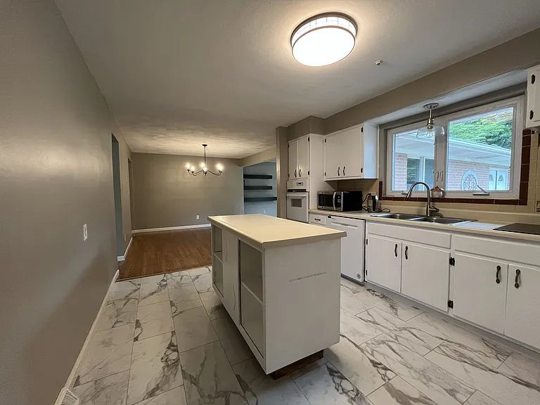 47 Carnation Dr — Photo 17