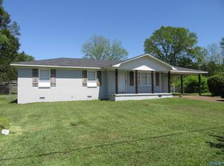 714 Vaughn Bridge Rd NW, Hartselle, AL 35640