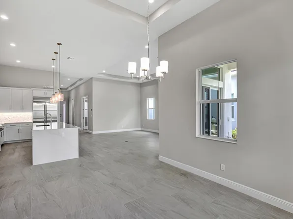 10148 Driftwood Way, Palm Beach Gardens, FL 33412