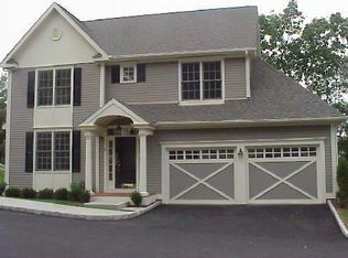 17 Woods Way Rd #B, Redding, CT 06896