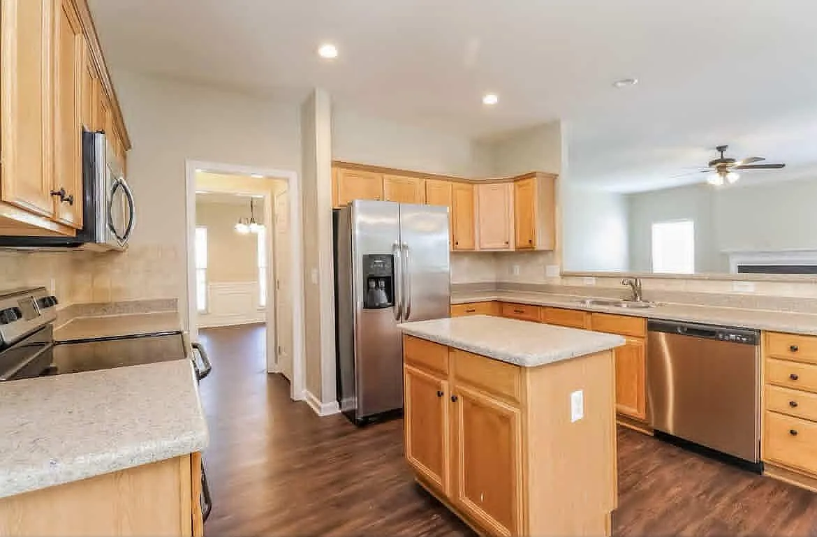 Building Photo - 2720 Yeager Dr NW