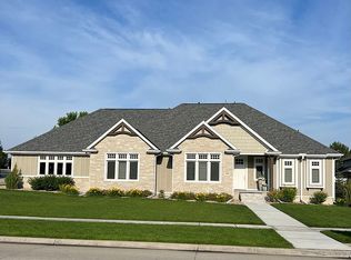 3406 Country Club Ln, Kearney, NE 68845