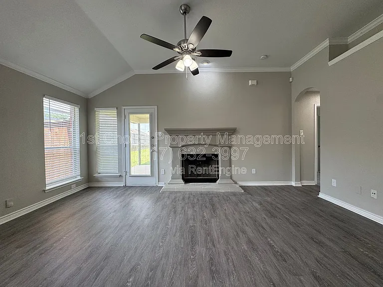 924 Marist Dr — Photo 9