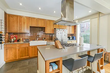 Rented by Bond New York