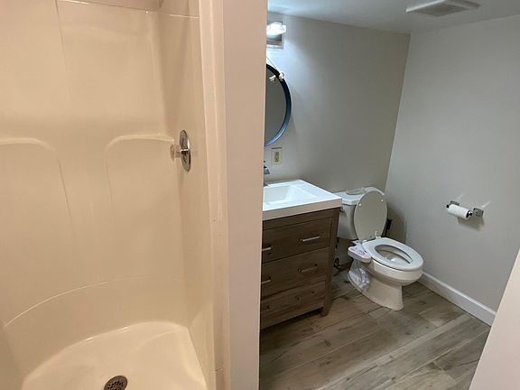 Full bath in basement