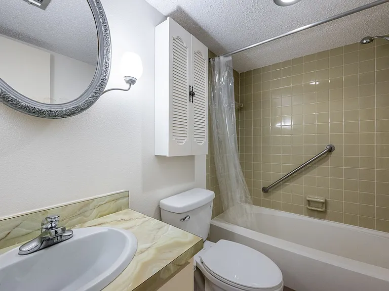 2300 Aaron St #114 — Photo 16