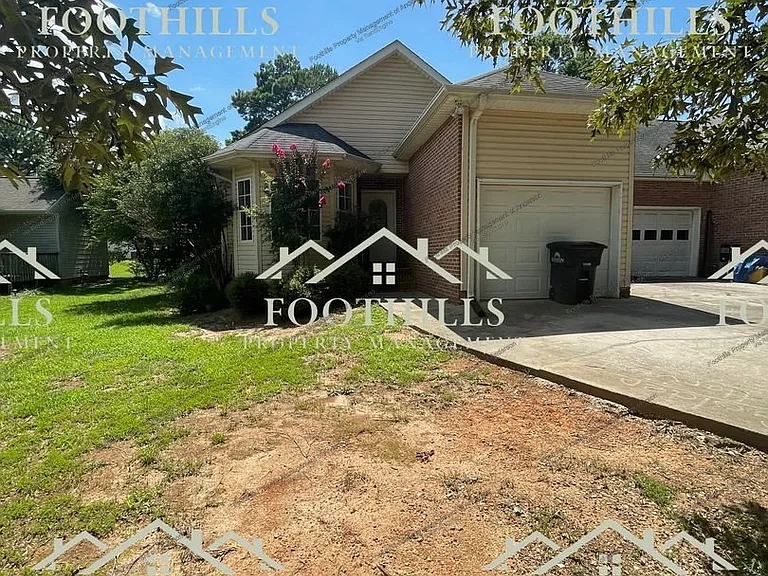 129 Ashton Ln — Photo 15