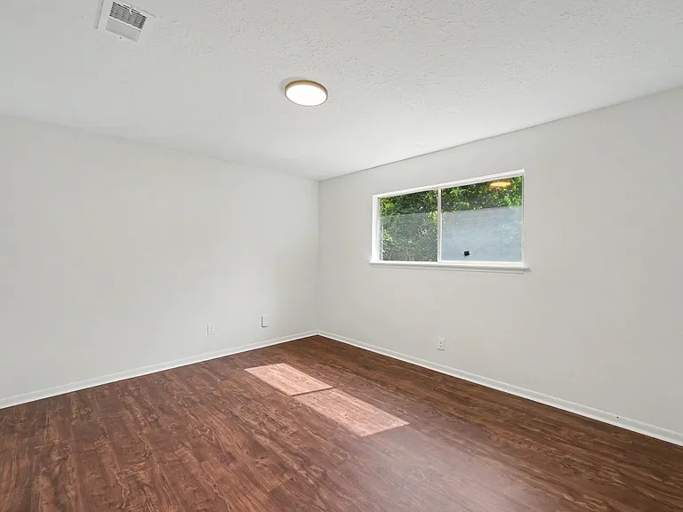 1409 S 3rd St — Photo 21
