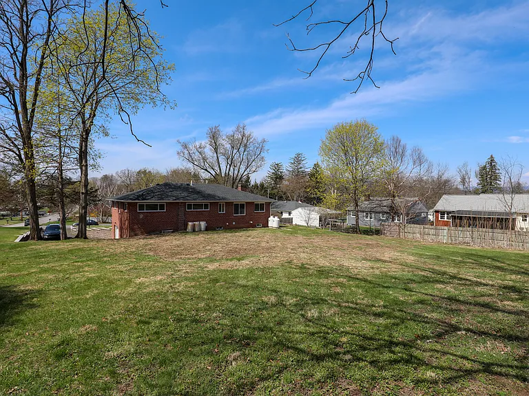 111 Zandhoek Rd — Photo 34