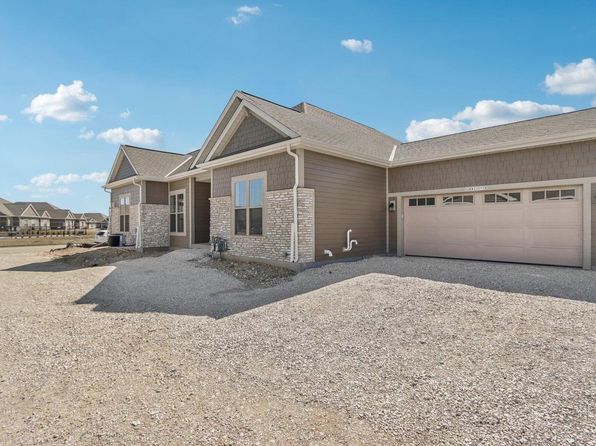 N28W25273 Parkway Ridge CIRCLE -B Bldg 13 Unit 47, Pewaukee, WI 53072